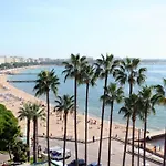Boite D'amour Mit Terrasse Und Solarium By Interhome Cannes